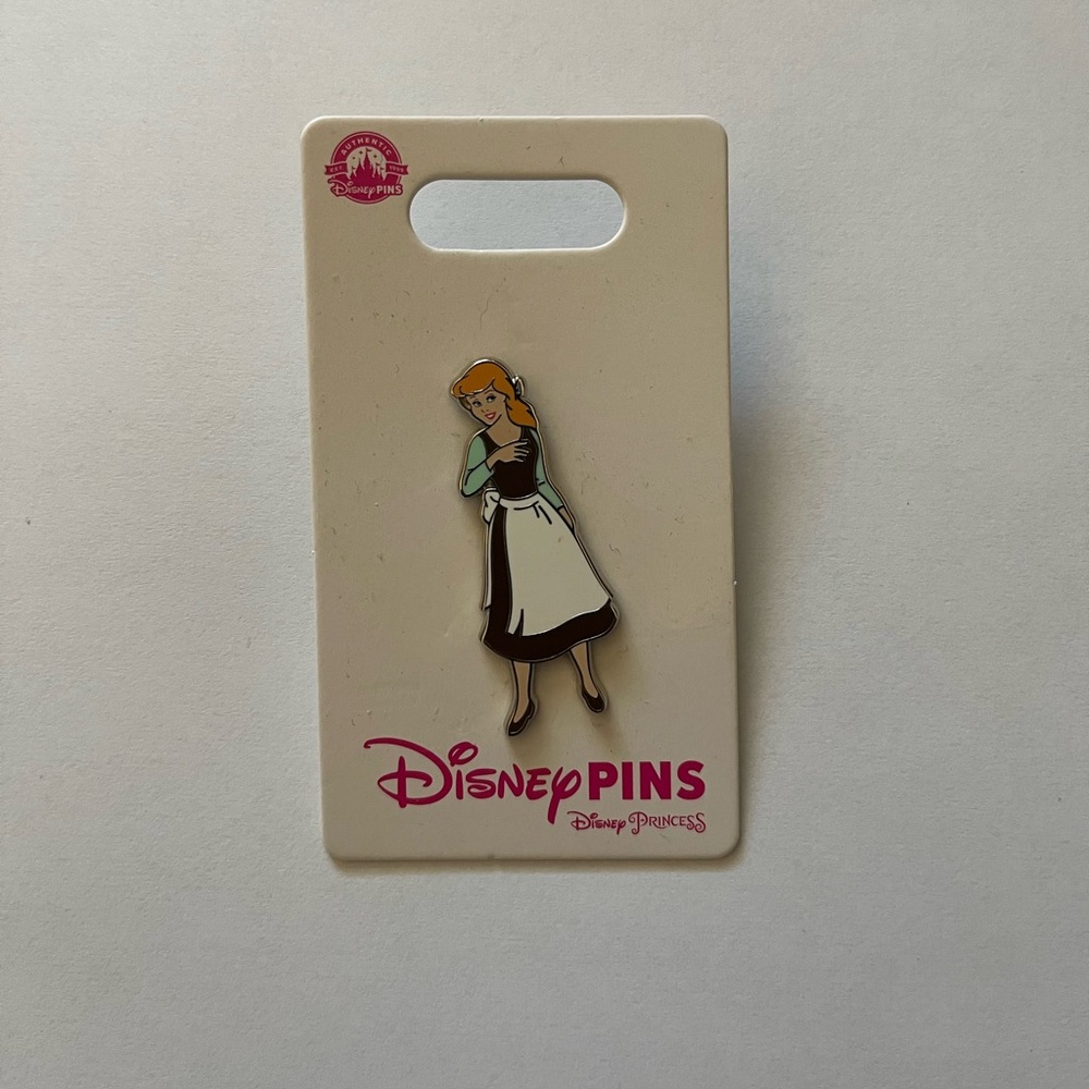 Disney Park Pin Trading Princess Cinderella Enamel Carded Pin